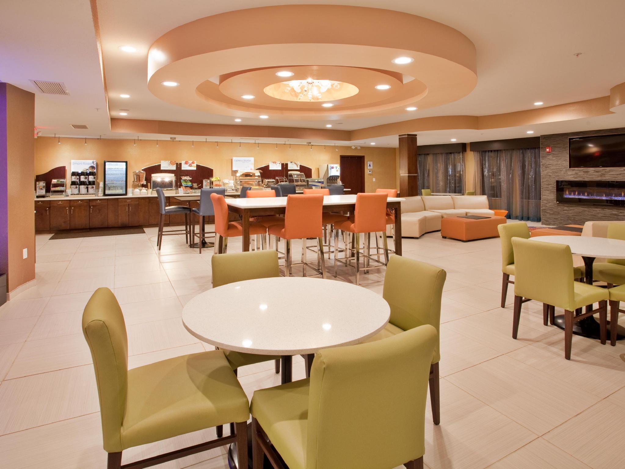 Holiday Inn Express & Suites St Louis Airport By Ihg Woodson Terrace Eksteriør billede