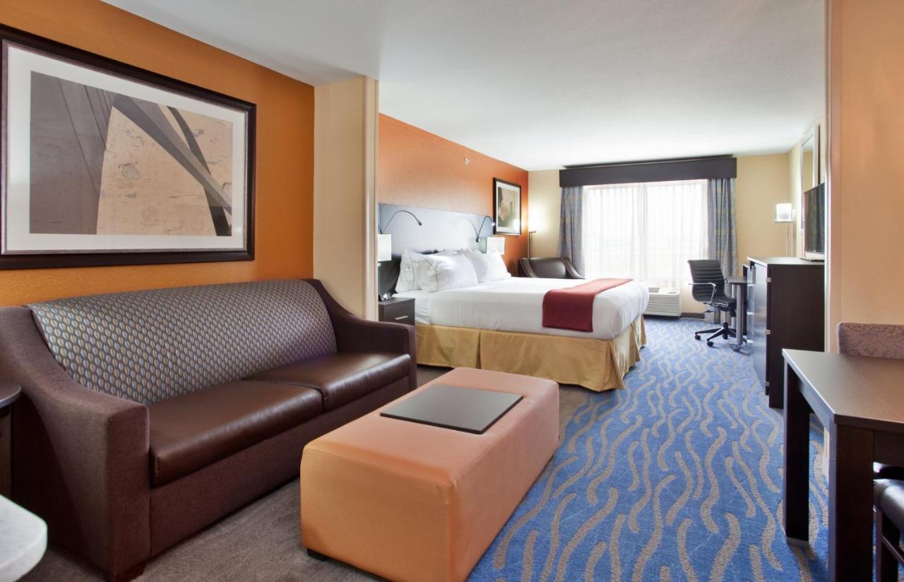 Holiday Inn Express & Suites St Louis Airport By Ihg Woodson Terrace Eksteriør billede